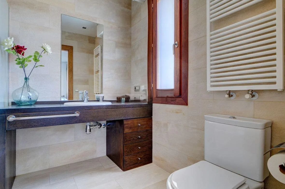 Chalet de 5 habitaciones en Arróniz en venta con piscina garaje - 2.100.000 € (Ref: 10008028)