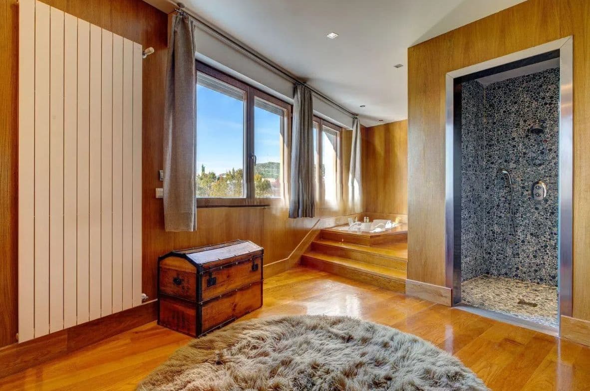 Chalet de 5 habitaciones en Arróniz en venta con piscina garaje - 2.100.000 € (Ref: 10008028)