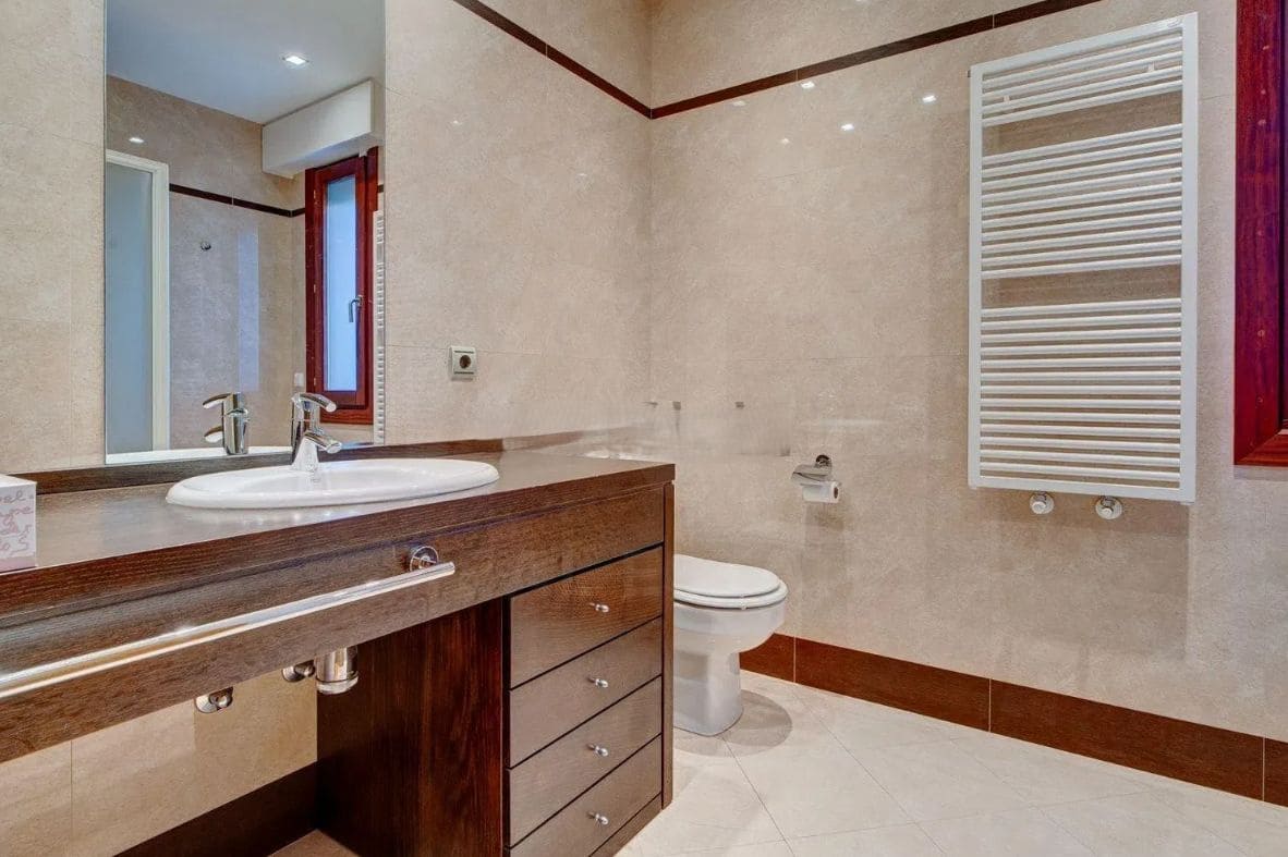 Chalet de 5 habitaciones en Arróniz en venta con piscina garaje - 2.100.000 € (Ref: 10008028)
