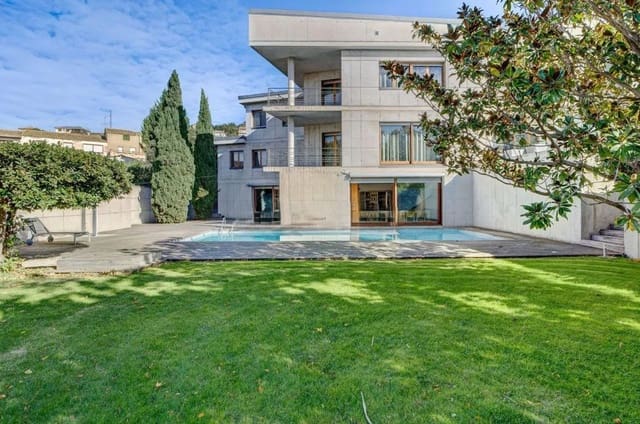 Chalet de 5 habitaciones en Arróniz en venta con piscina garaje - 2.100.000 € (Ref: 10008028)