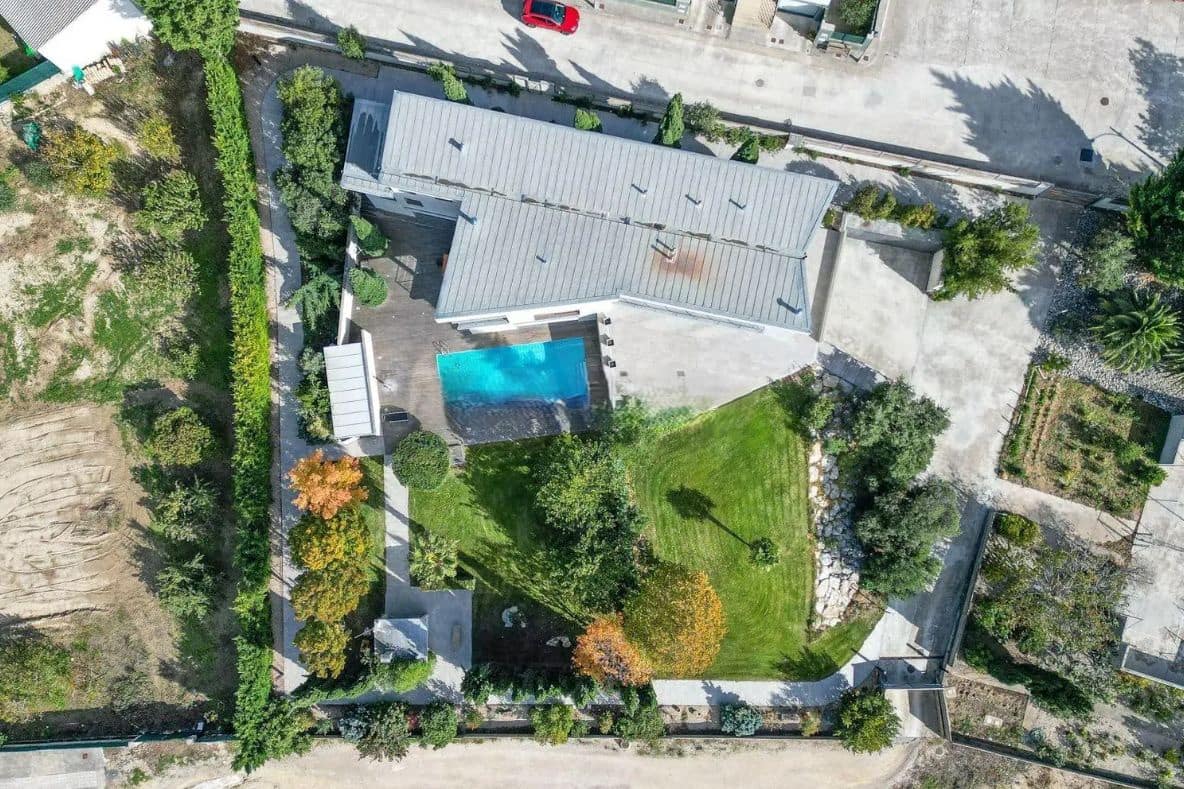 Chalet de 5 habitaciones en Arróniz en venta con piscina garaje - 2.100.000 € (Ref: 10008028)