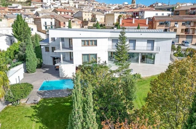 Chalet de 5 habitaciones en Arróniz en venta con piscina garaje - 2.100.000 € (Ref: 10008028)