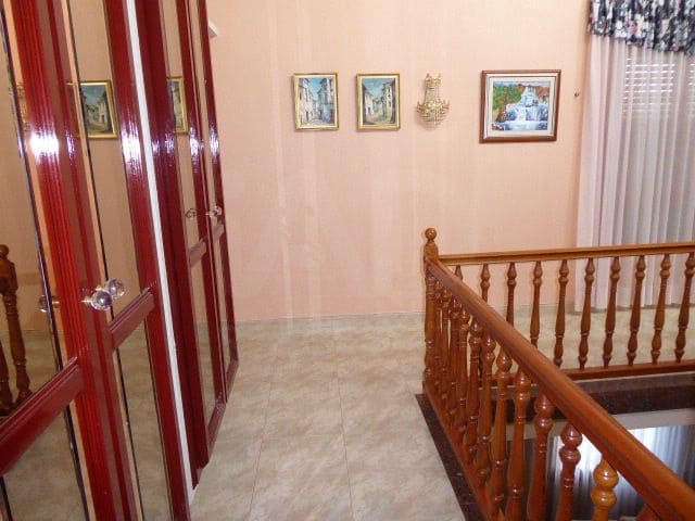 4 bedroom Townhouse for sale in Tortosa with garage - € 280,000 (Ref: 10008029)