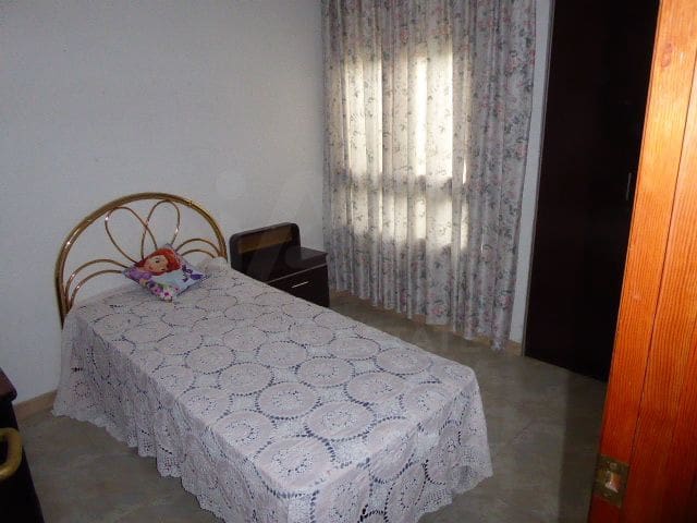 4 bedroom Townhouse for sale in Tortosa with garage - € 280,000 (Ref: 10008029)