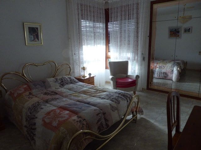 4 bedroom Townhouse for sale in Tortosa with garage - € 280,000 (Ref: 10008029)