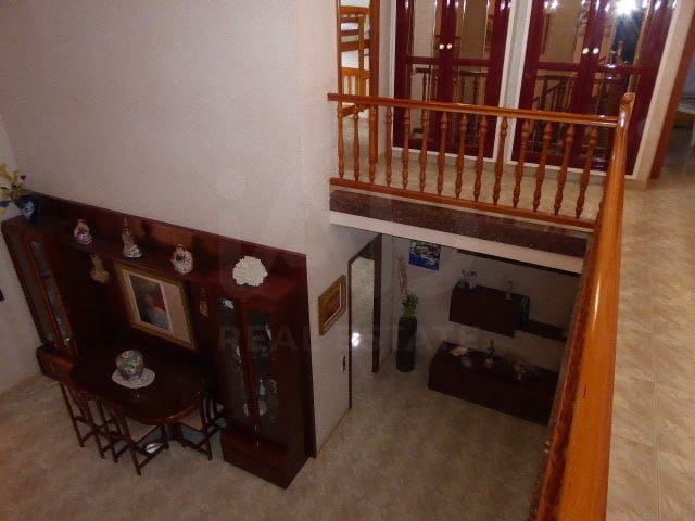 4 slaapkamer Huis te koop in Tortosa met garage - € 280.000 (Ref: 10008029)