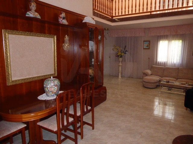 4 slaapkamer Huis te koop in Tortosa met garage - € 280.000 (Ref: 10008029)