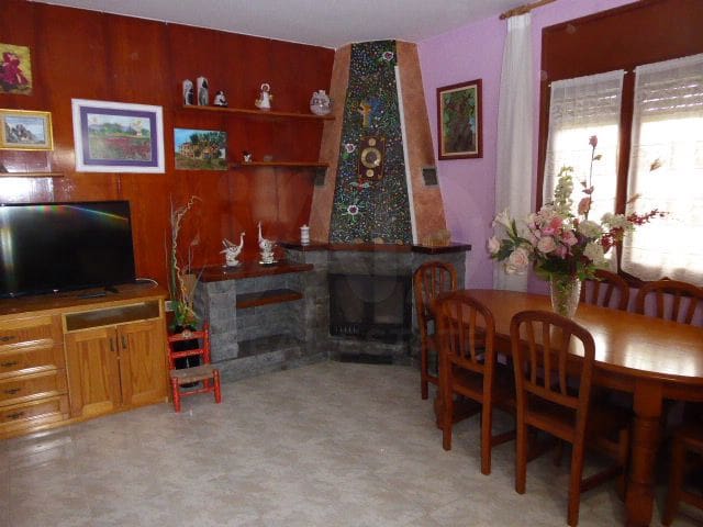 4 slaapkamer Huis te koop in Tortosa met garage - € 280.000 (Ref: 10008029)