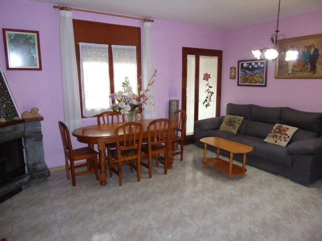 4 slaapkamer Huis te koop in Tortosa met garage - € 280.000 (Ref: 10008029)