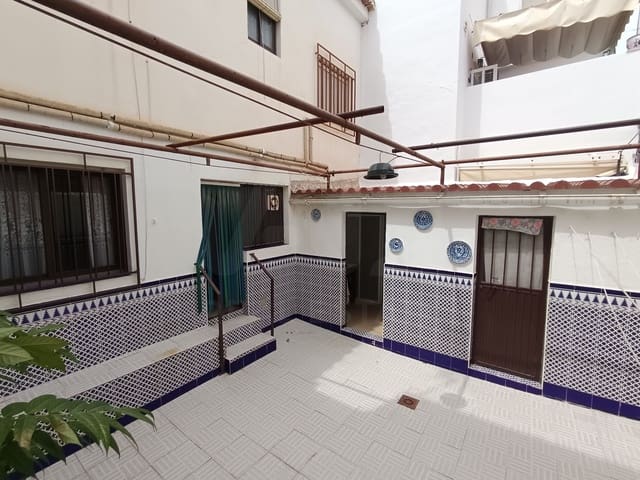 4 bedroom Townhouse for sale in Baza - € 105,000 (Ref: 10008176)