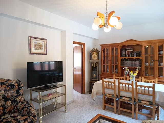 4 bedroom Townhouse for sale in Baza - € 105,000 (Ref: 10008176)