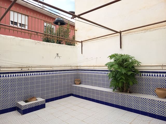 4 bedroom Townhouse for sale in Baza - € 105,000 (Ref: 10008176)