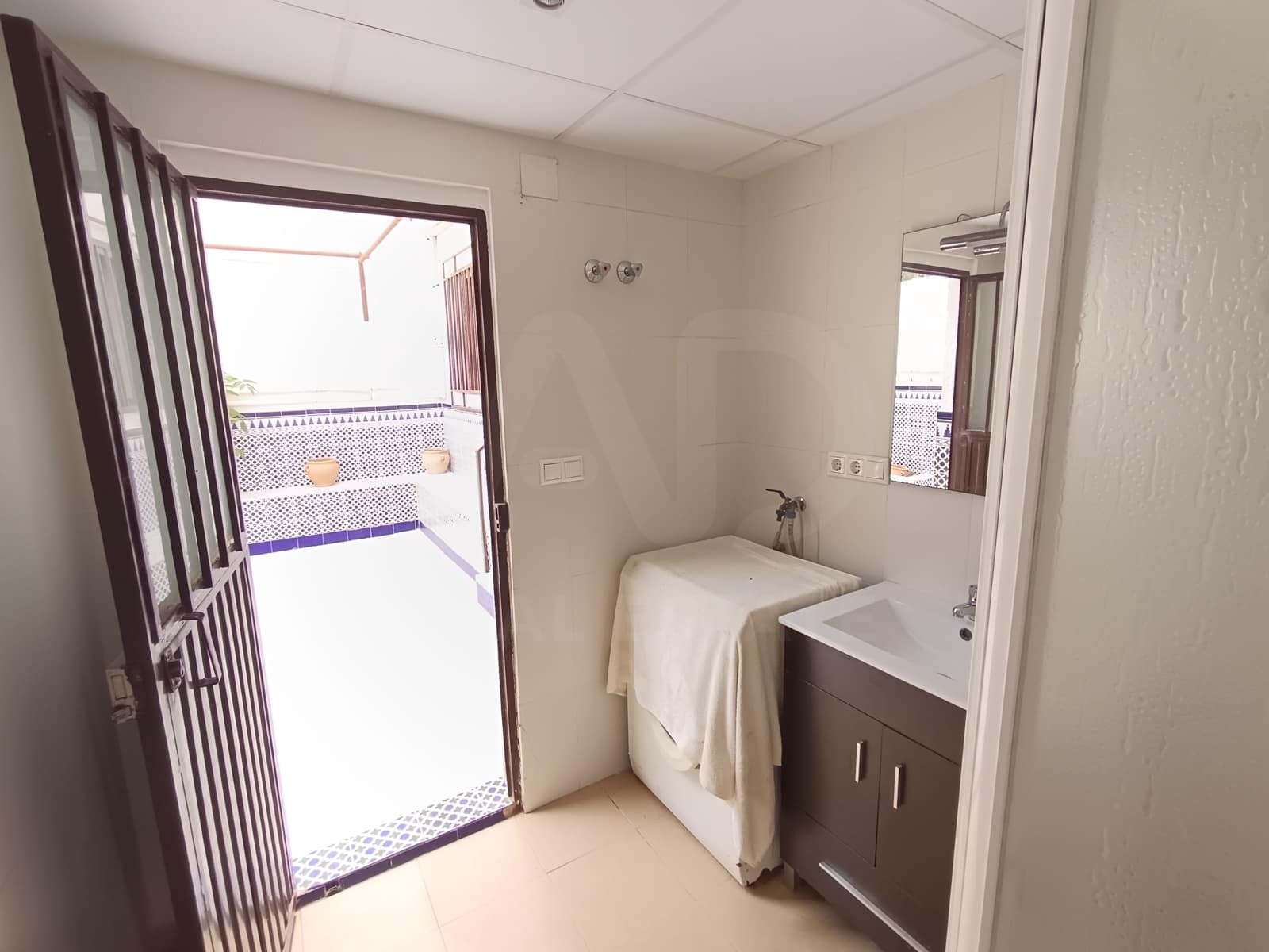 4 bedroom Townhouse for sale in Baza - € 105,000 (Ref: 10008176)