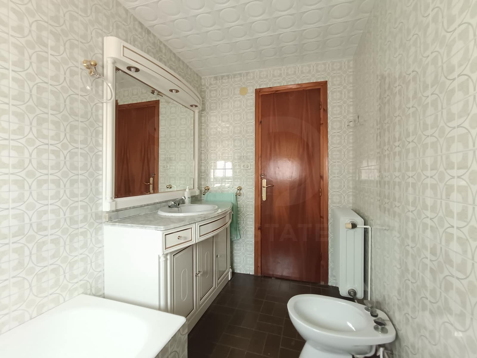 Casa de 4 habitaciones en Baza en venta - 105.000 € (Ref: 10008176)