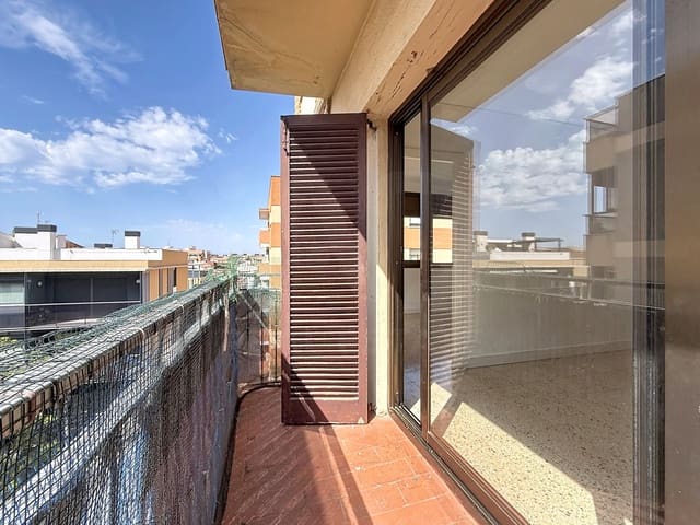 4 sypialnia Apartament na sprzedaż w Vilanova i la Geltrú - 220 000 € (Ref: 10008178)