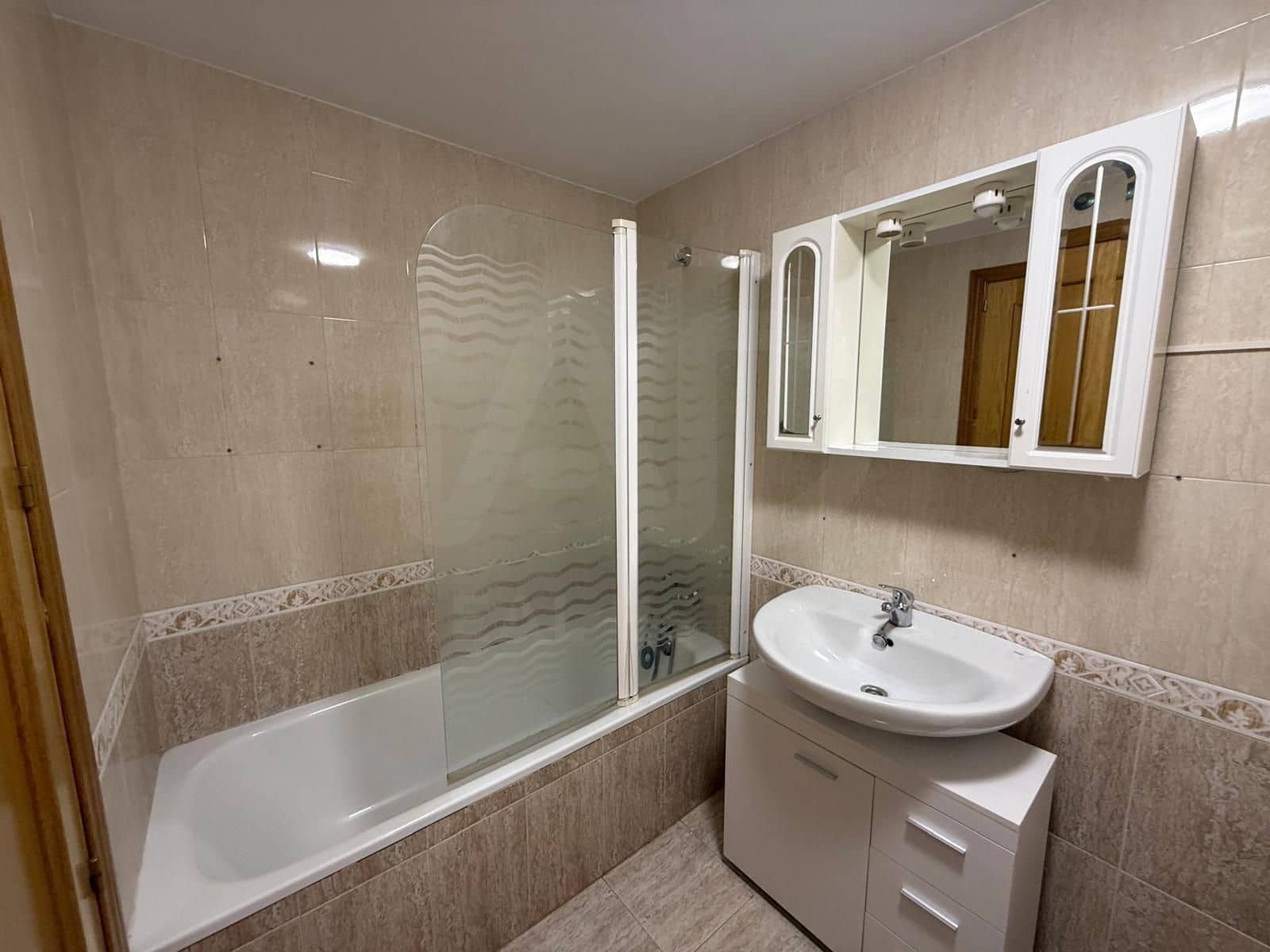 2 bedroom Apartment for sale in Villaquilambre with garage - € 139,000 (Ref: 10008180)