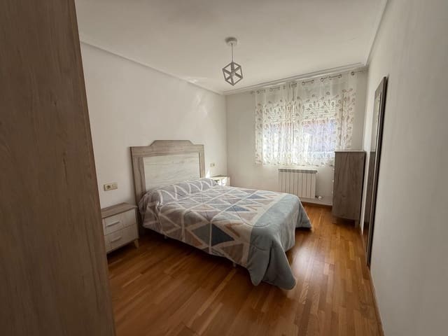 Apartamento de 2 habitaciones en Villaquilambre en venta con garaje - 139.000 € (Ref: 10008180)