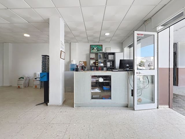 Kommersiell till salu i Tarifa med pool - 150 000 € (Ref: 10008184)