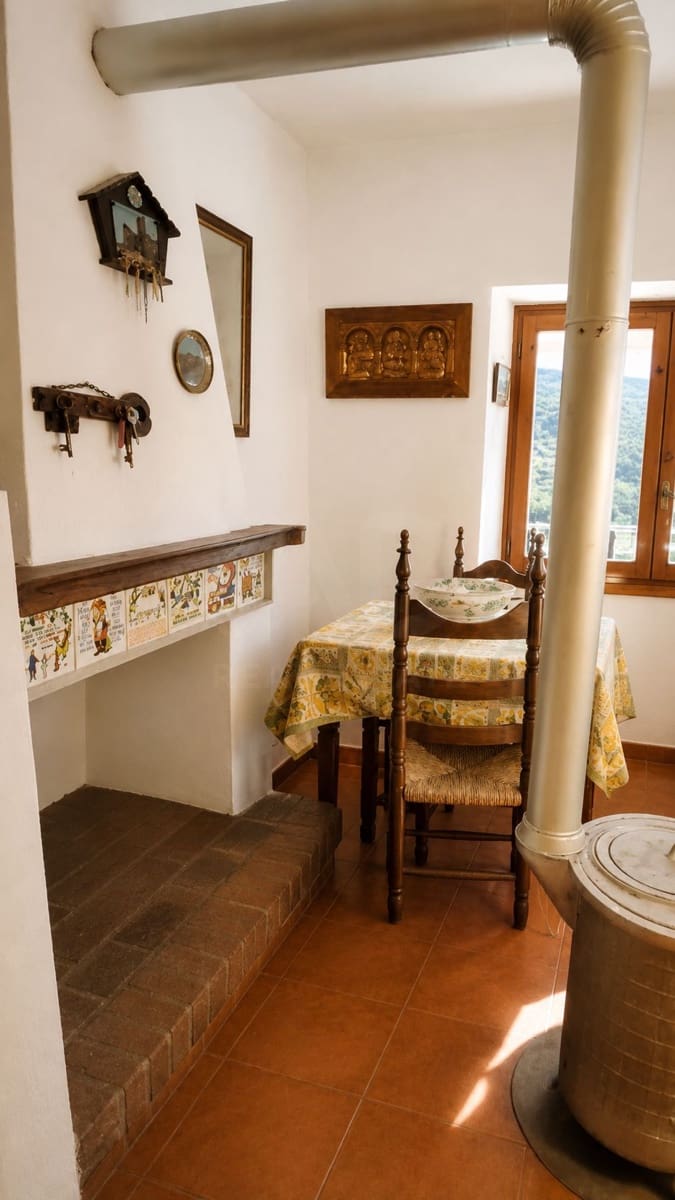 Townhouse for sale in Ager - € 135,000 (Ref: 10008188)