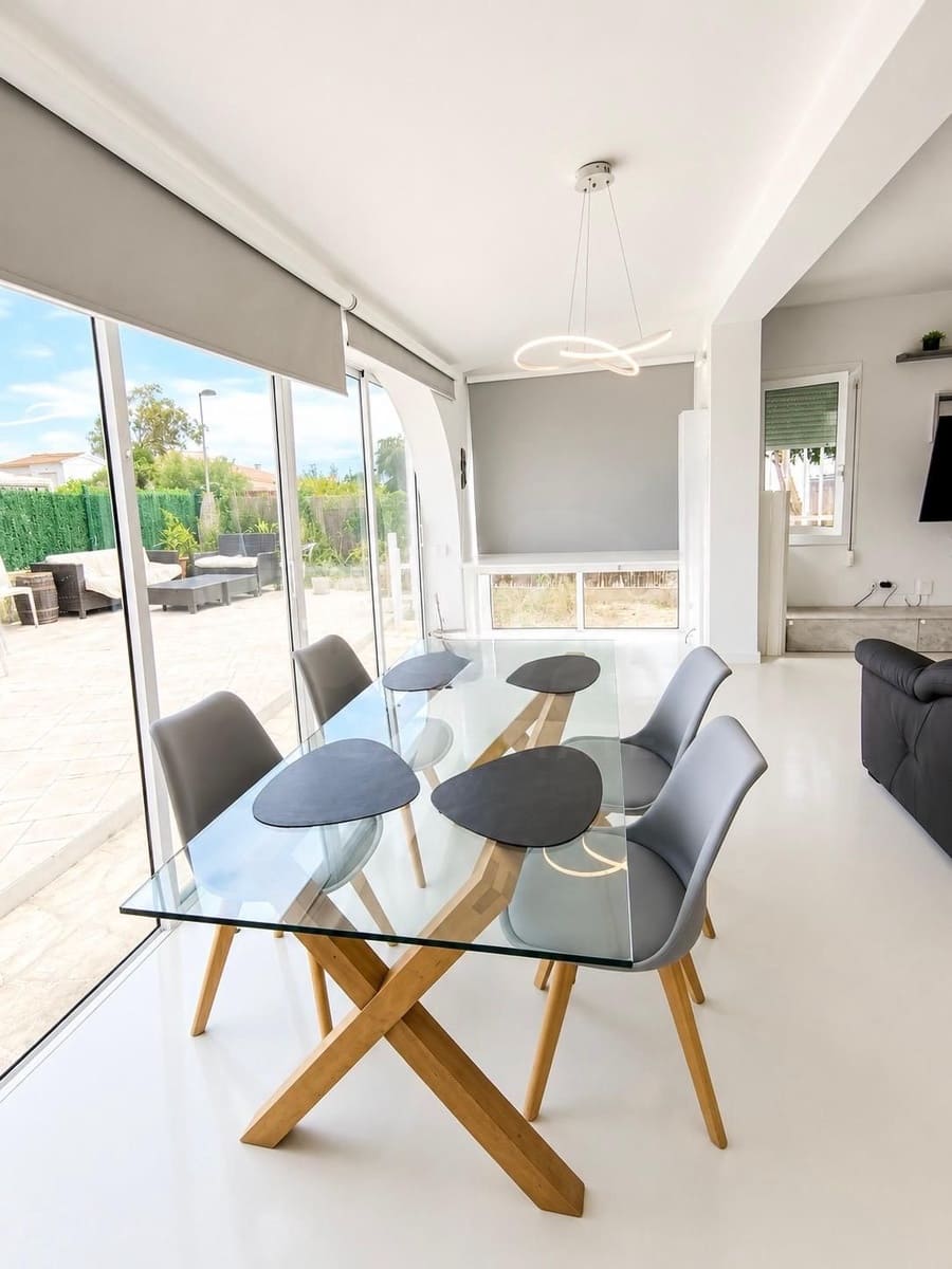 Townhouse for sale in Calafat with pool garage - € 390,000 (Ref: 10009152)