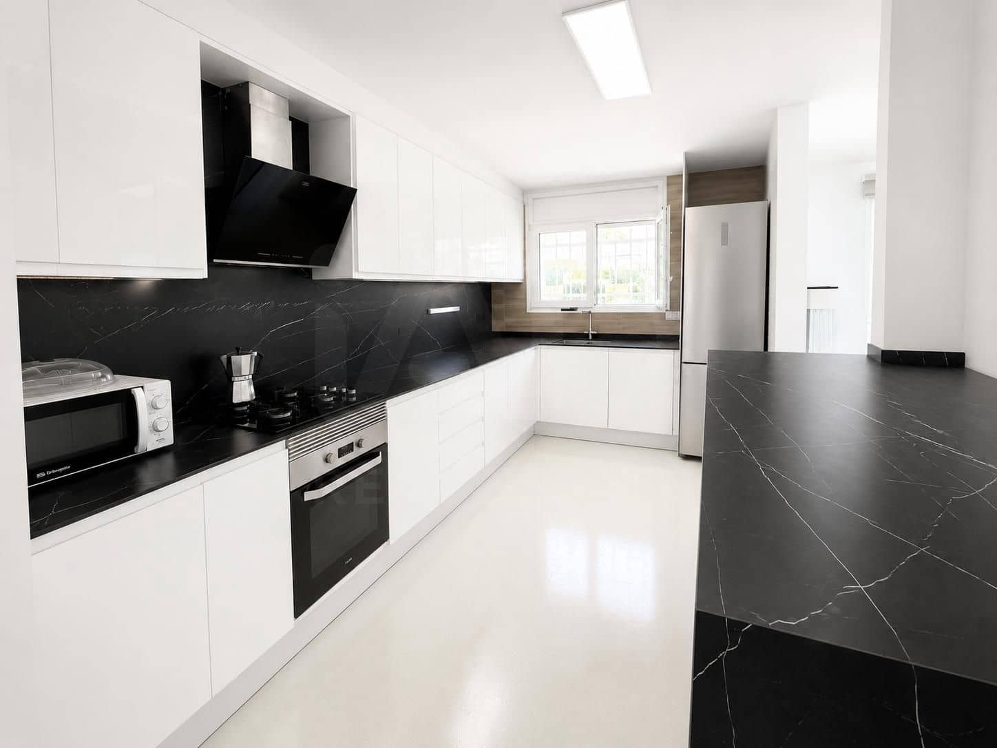 Townhouse for sale in Calafat with pool garage - € 390,000 (Ref: 10009152)