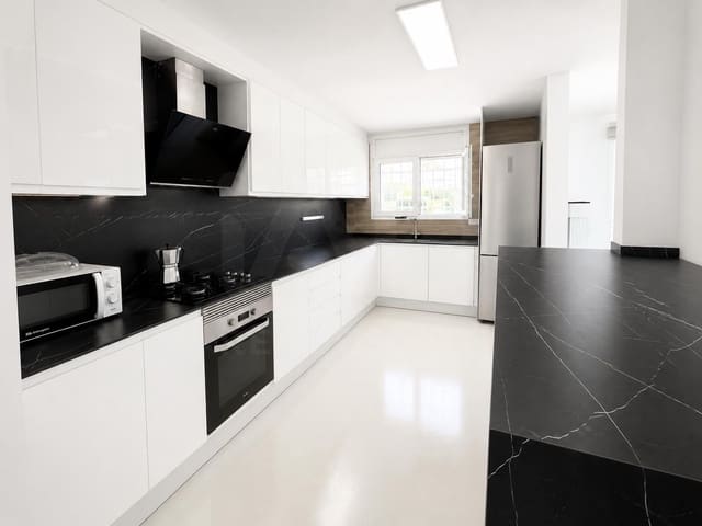 Casa en Calafat, L'Ametlla de Mar en venta con piscina garaje - 390.000 € (Ref: 10009152)