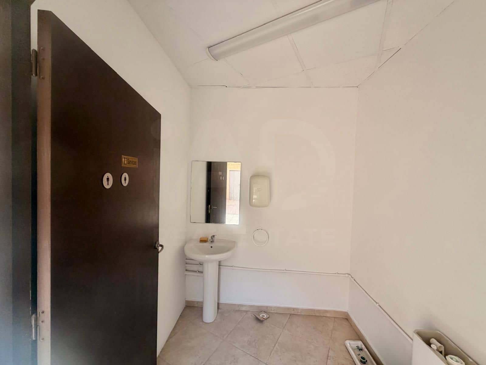 Gewerbe zu verkaufen in Castellar del Valles - 239.000 € (Ref: 10009153)