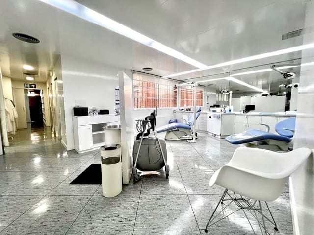 1 bedroom Commercial for sale in Barcelona city - € 425,000 (Ref: 10009762)