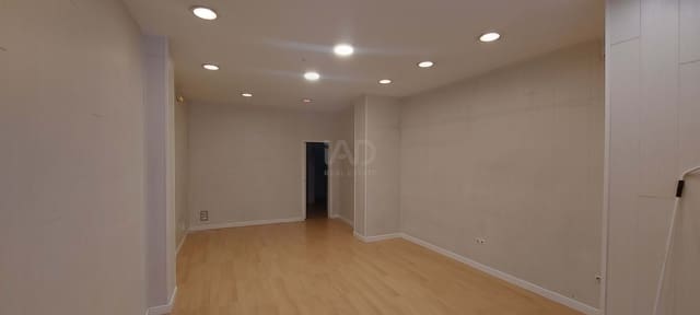 5 sovrum Kommersiell till salu i León stad - 110 000 € (Ref: 10009764)