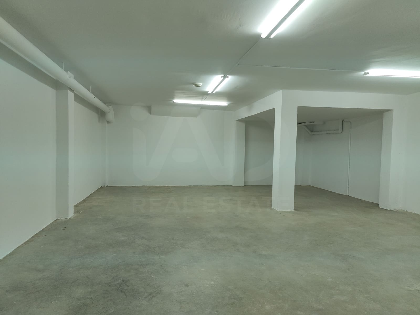Commercial for rent in Pineda de Mar - € 1,000 (Ref: 10009765)