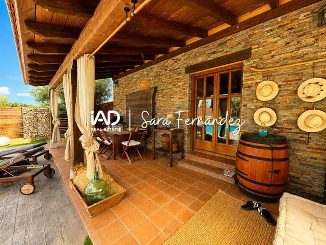 4 sovrum Hus till salu i Sariegos med pool garage - 390 000 € (Ref: 10009859)