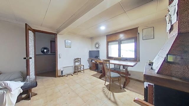 9 Zimmer Haus zu verkaufen in Tortosa mit Garage - 100.100 € (Ref: 10009860)