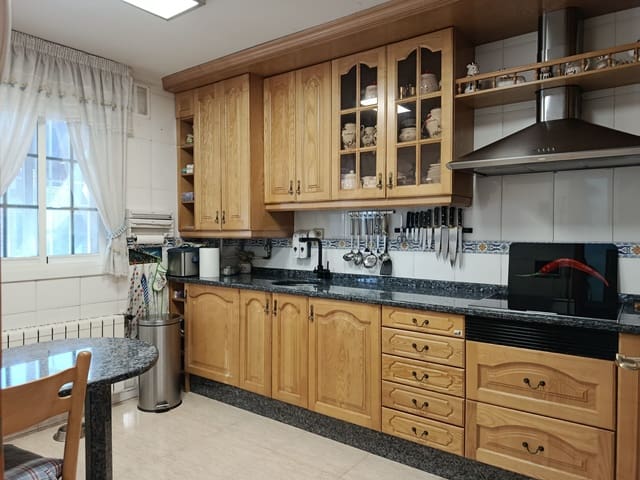3 quarto Casa em Banda para venda em Meco com piscina garagem - 480 000 € (Ref: 10009864)