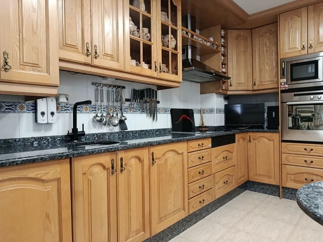 3 quarto Casa em Banda para venda em Meco com piscina garagem - 480 000 € (Ref: 10009864)