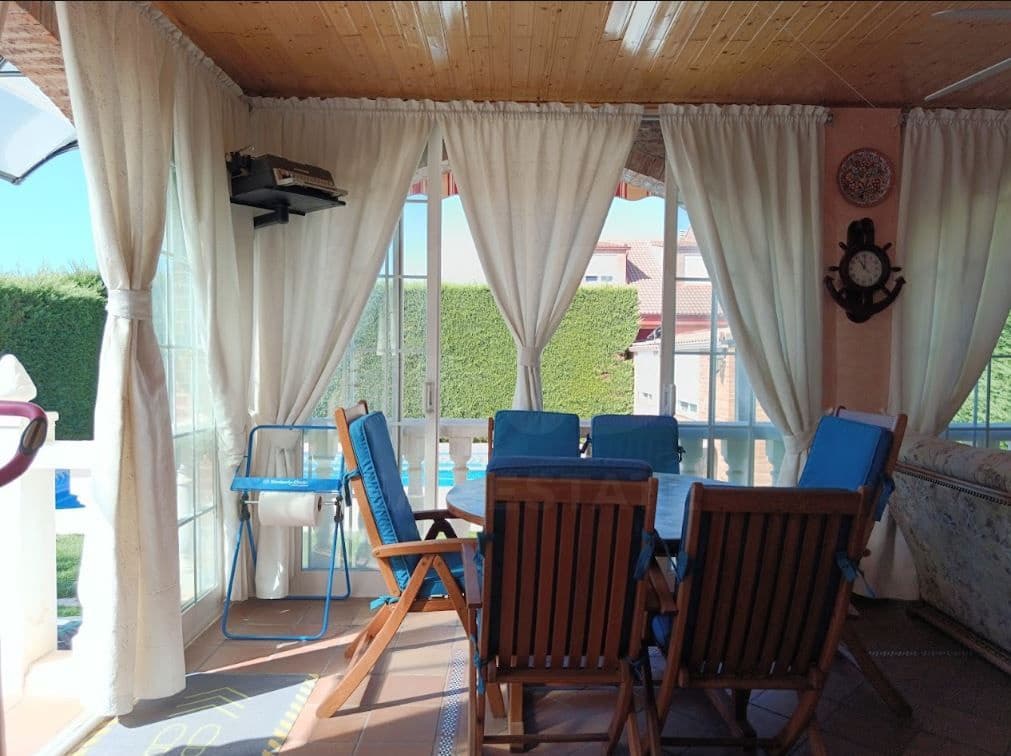 3 quarto Casa em Banda para venda em Meco com piscina garagem - 480 000 € (Ref: 10009864)