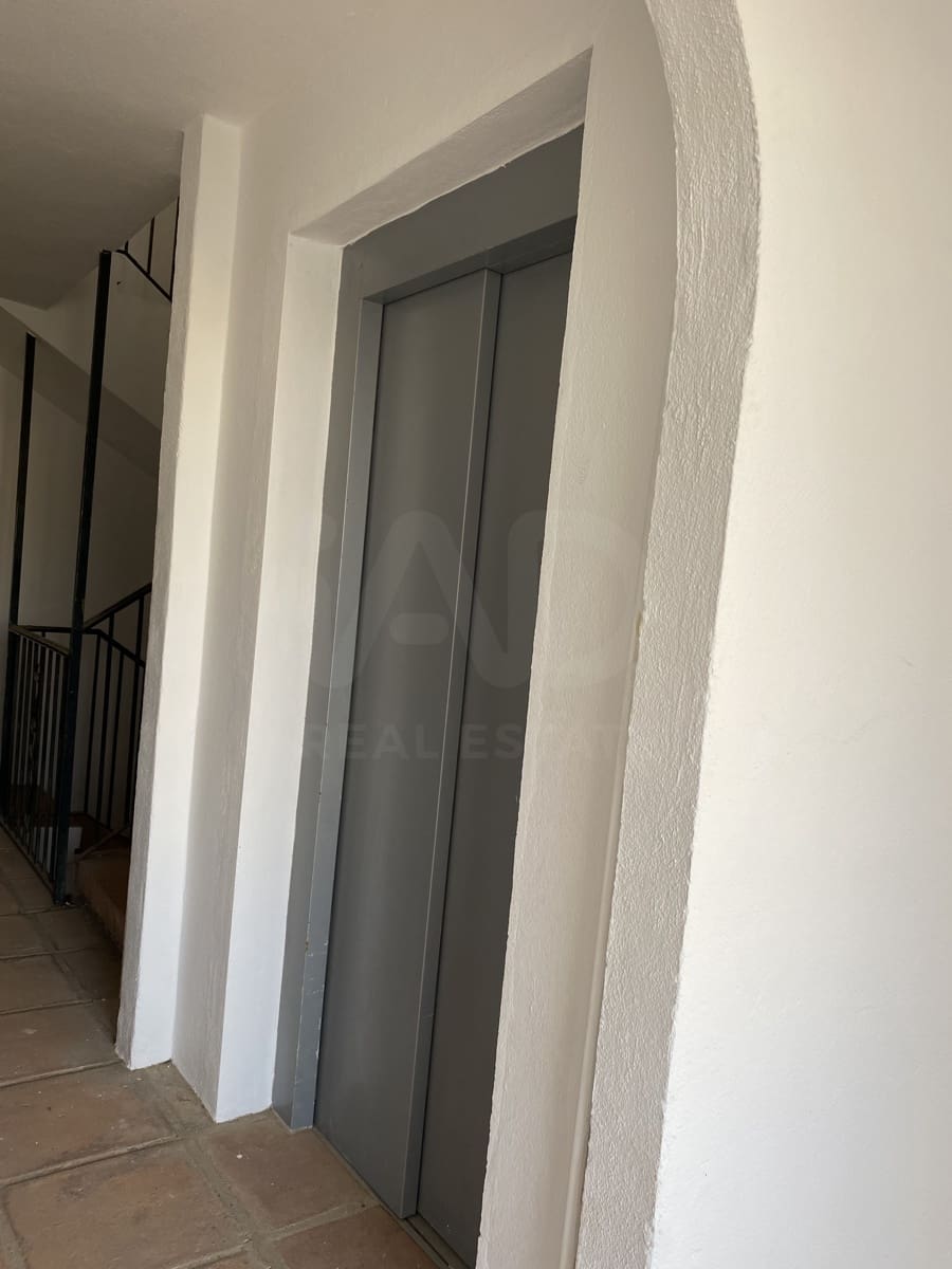 1 slaapkamer Appartement te koop in Estepona met zwembad - € 209.000 (Ref: 10009865)