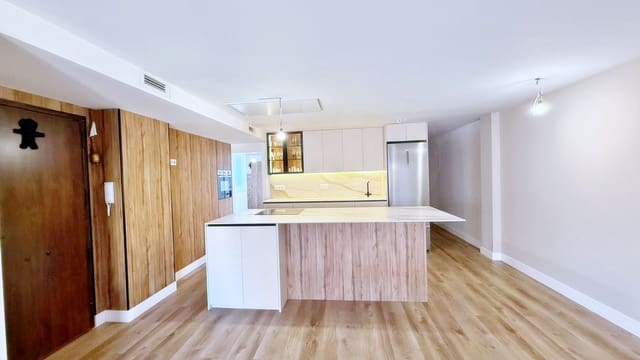 Apartamento de 4 habitaciones en El Pla de Sant Josep - L'Asil, Elche / Elx en venta - 263.000 € (Ref: 10009871)