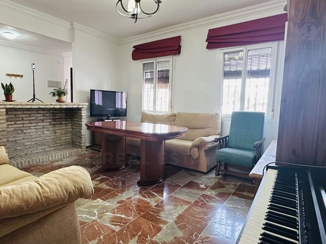 3 bedroom Terraced Villa for sale in Las Pajanosas, Guillena - € 168,000 (Ref: 10009872)