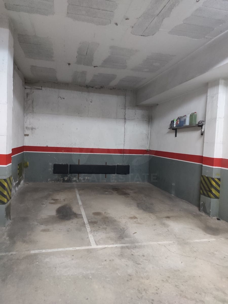 Garasje til salgs i Barcelona by - € 9 000 (Ref: 10009875)