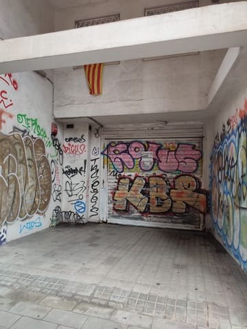 Garasje til salgs i El Clot, Barcelona by - € 9 000 (Ref: 10009875)