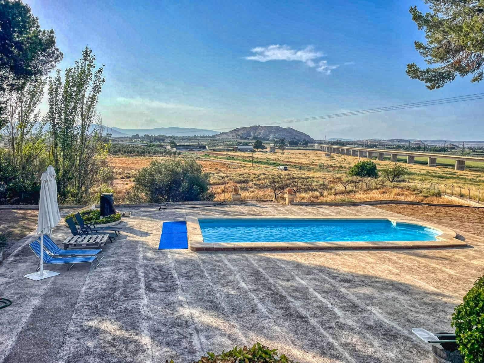 8 bedroom Finca/Country House for sale in Villena with pool - € 388,000 (Ref: 10010125)