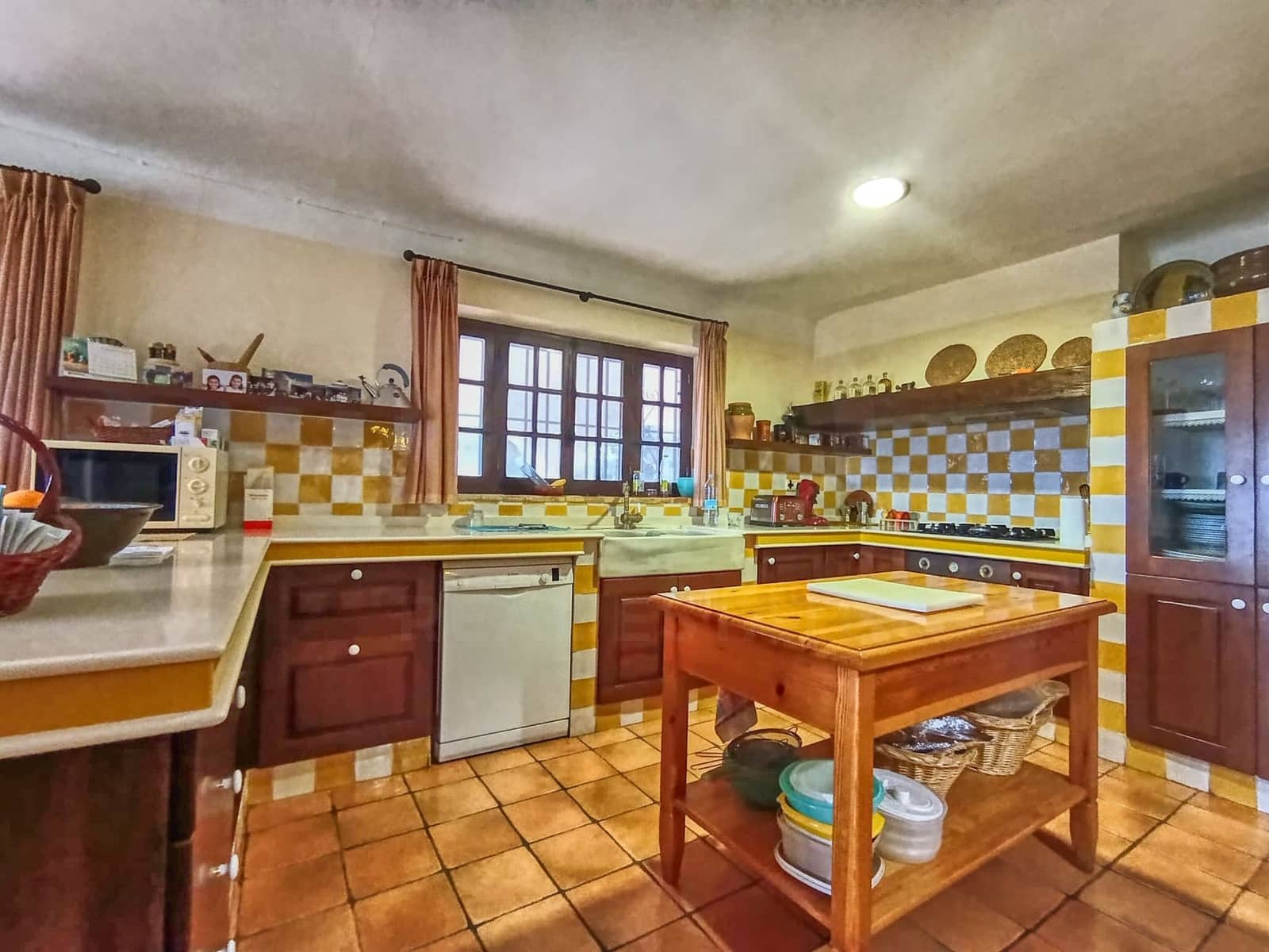 8 bedroom Finca/Country House for sale in Villena with pool - € 388,000 (Ref: 10010125)