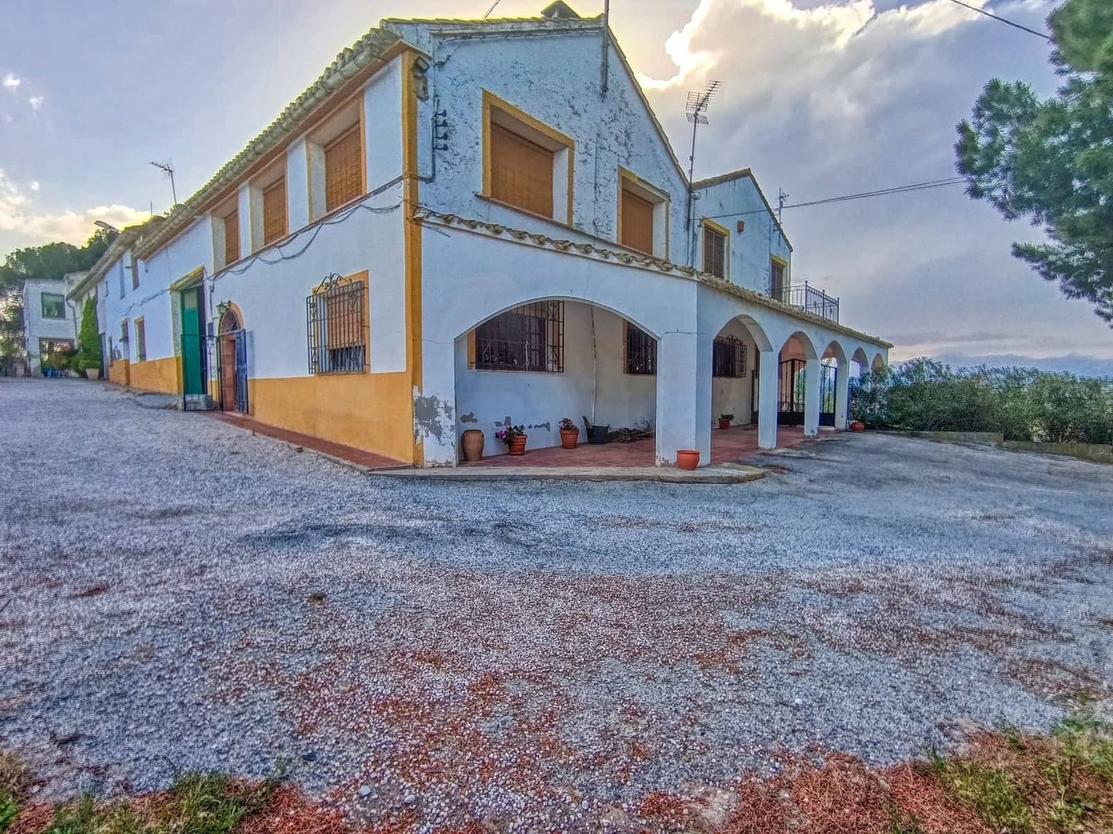 8 bedroom Finca/Country House for sale in Villena with pool - € 388,000 (Ref: 10010125)