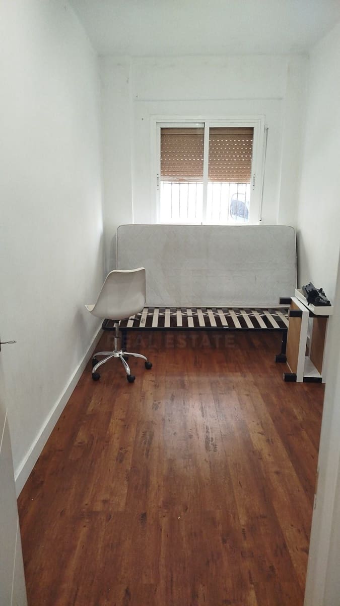 2 bedroom Apartment for sale in Palma de Mallorca - € 195,000 (Ref: 10010128)