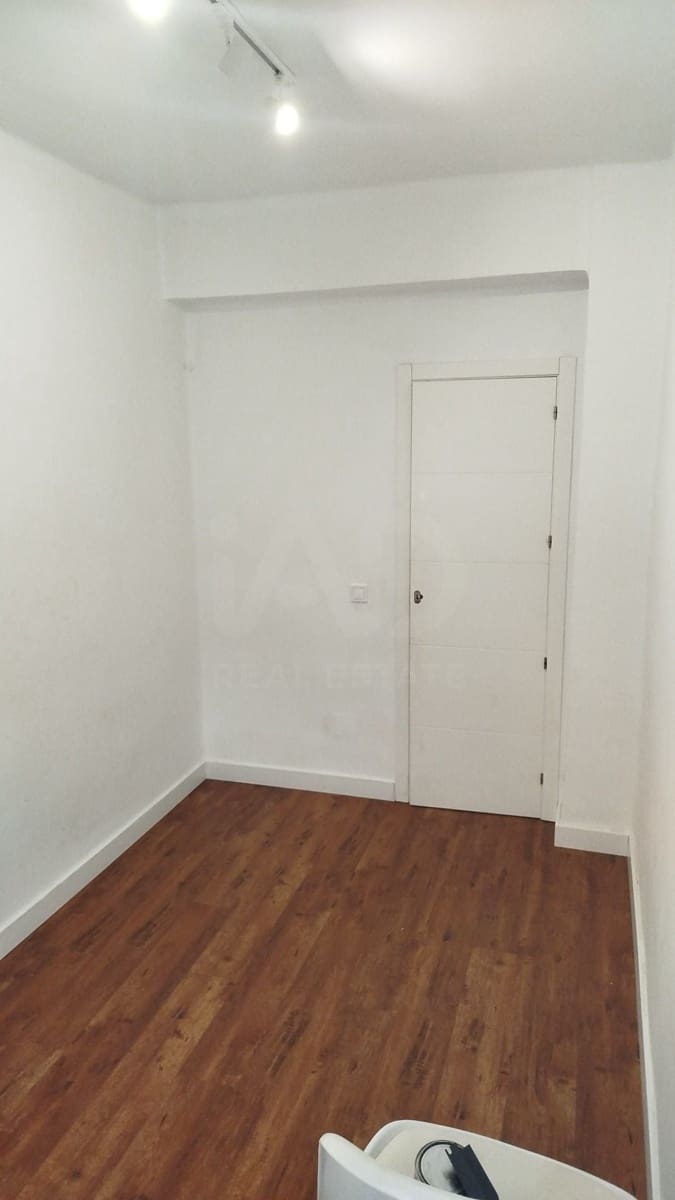 2 bedroom Apartment for sale in Palma de Mallorca - € 195,000 (Ref: 10010128)