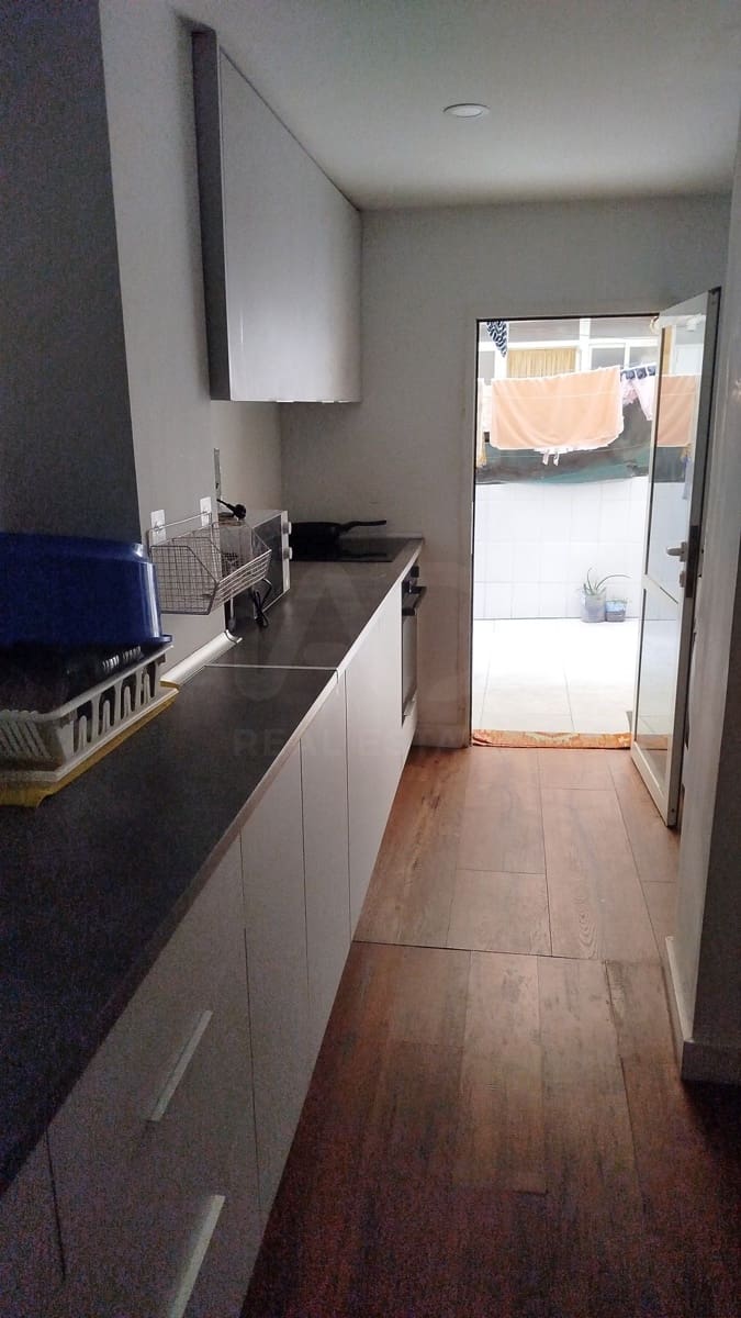 2 bedroom Apartment for sale in Palma de Mallorca - € 195,000 (Ref: 10010128)