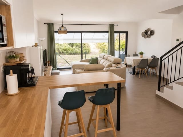 3 makuuhuone Rivitalo myytävänä paikassa Alhaurín de la Torre mukana uima-altaan - 614 000 € (Ref: 10010131)