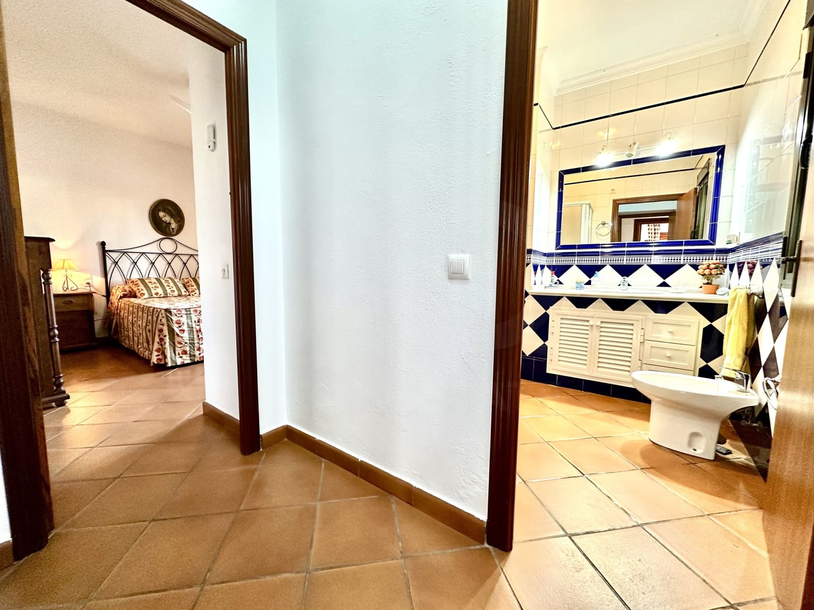 4 bedroom Townhouse for sale in Lepe with garage - € 340,000 (Ref: 10010133)