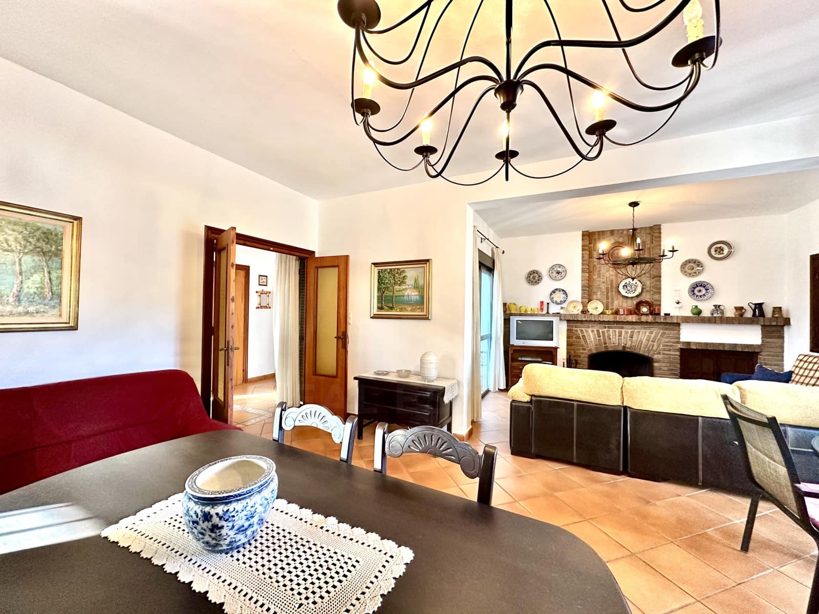 4 bedroom Townhouse for sale in Lepe with garage - € 340,000 (Ref: 10010133)