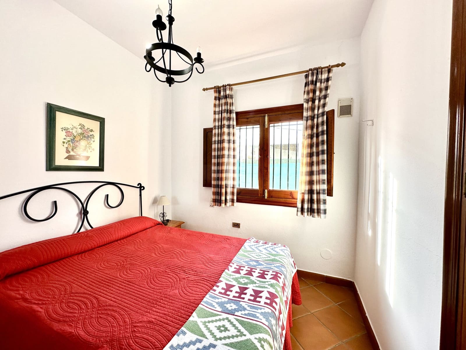 4 bedroom Townhouse for sale in Lepe with garage - € 340,000 (Ref: 10010133)